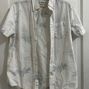 Urban Piperline men’s button up size medium